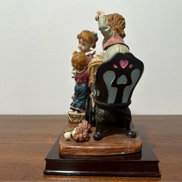 Giovanni Collection Figurine Three Children Playing - Picture 7 of 9